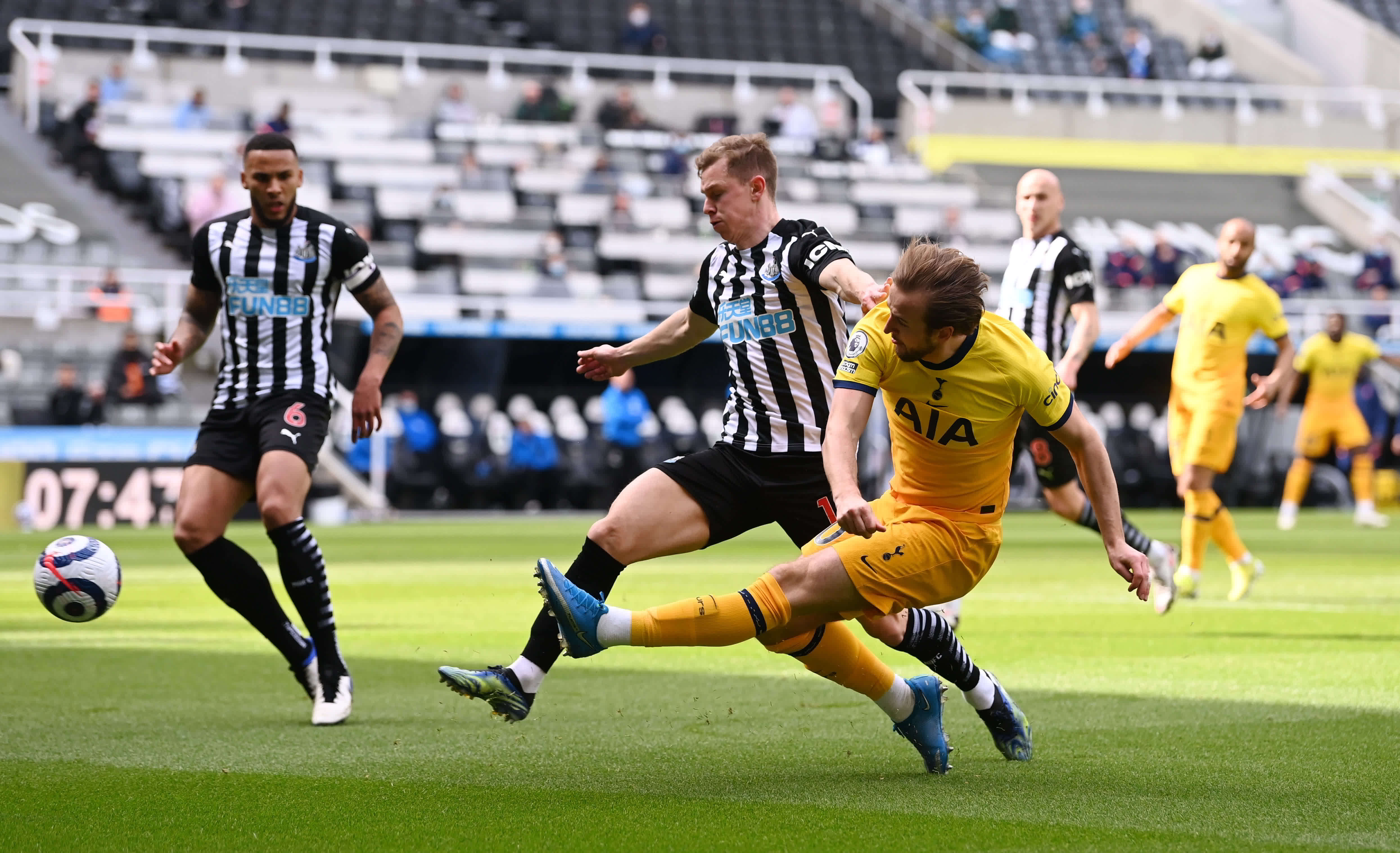 莱万依然保 莱万依然保